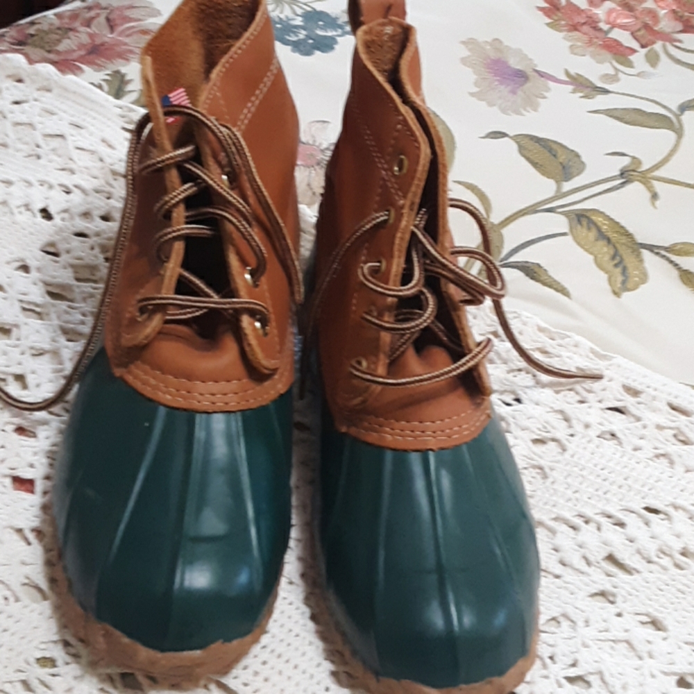 Rain boots  size 8